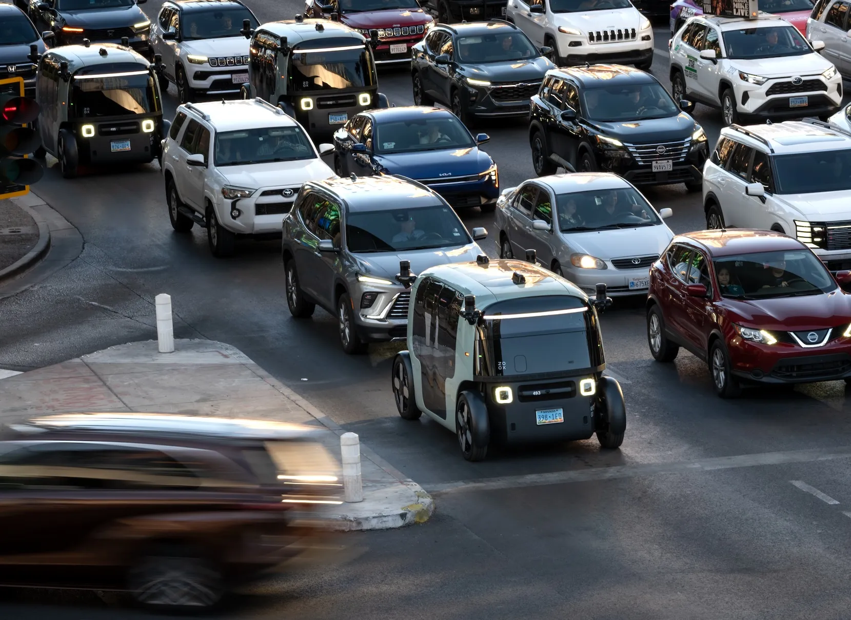 Zoox виводить свої роботаксі в Остін та Маямі