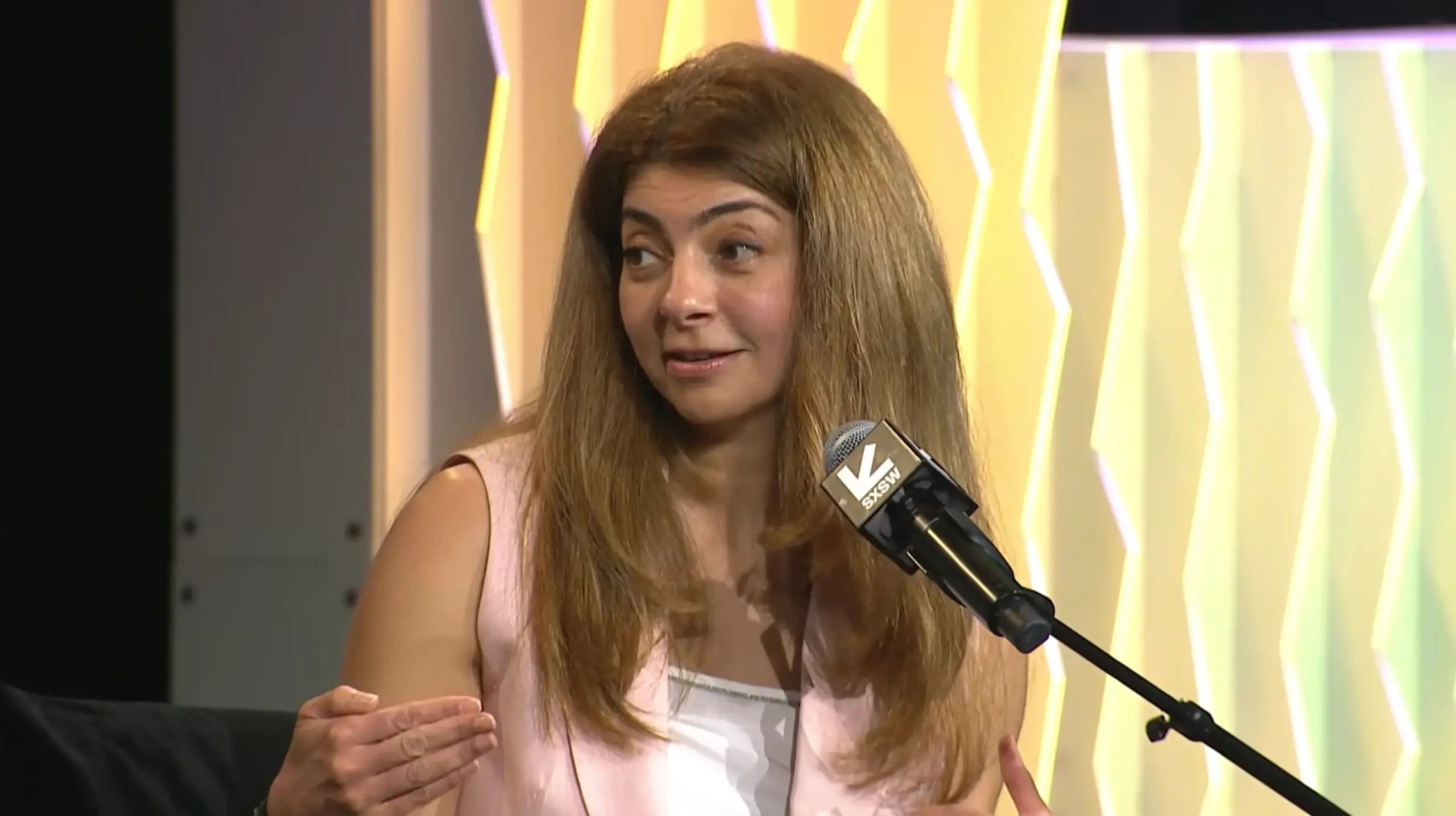 «Чоловічий клуб» у сфері ШІ може збільшити розрив у добробуті між жінками та чоловіками, вважає Рана ель Каліубі