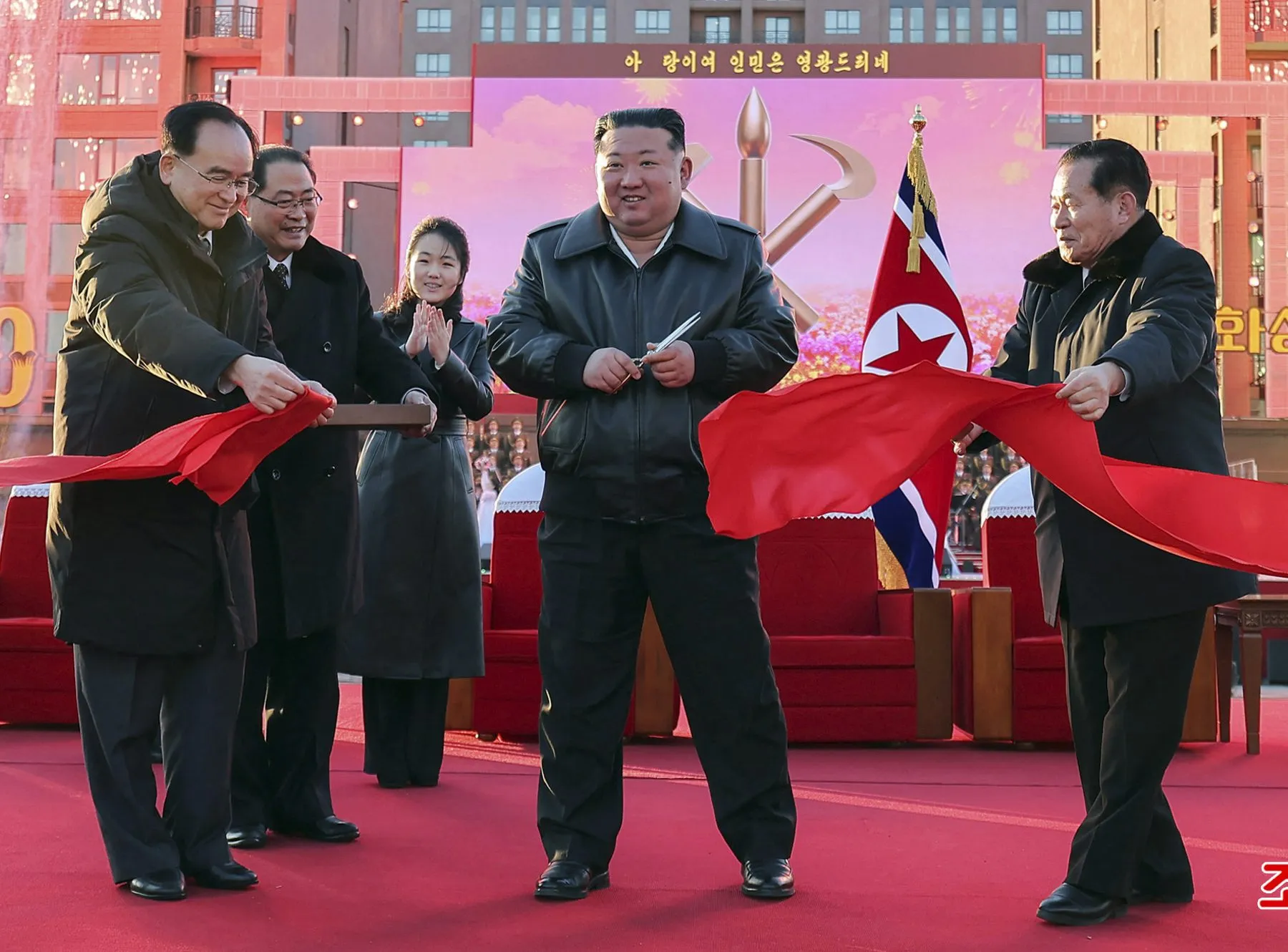 Двоє американців засуджені за допомогу Північній Кореї у викраденні $5 мільйонів за схемою з фальшивими IT-працівниками