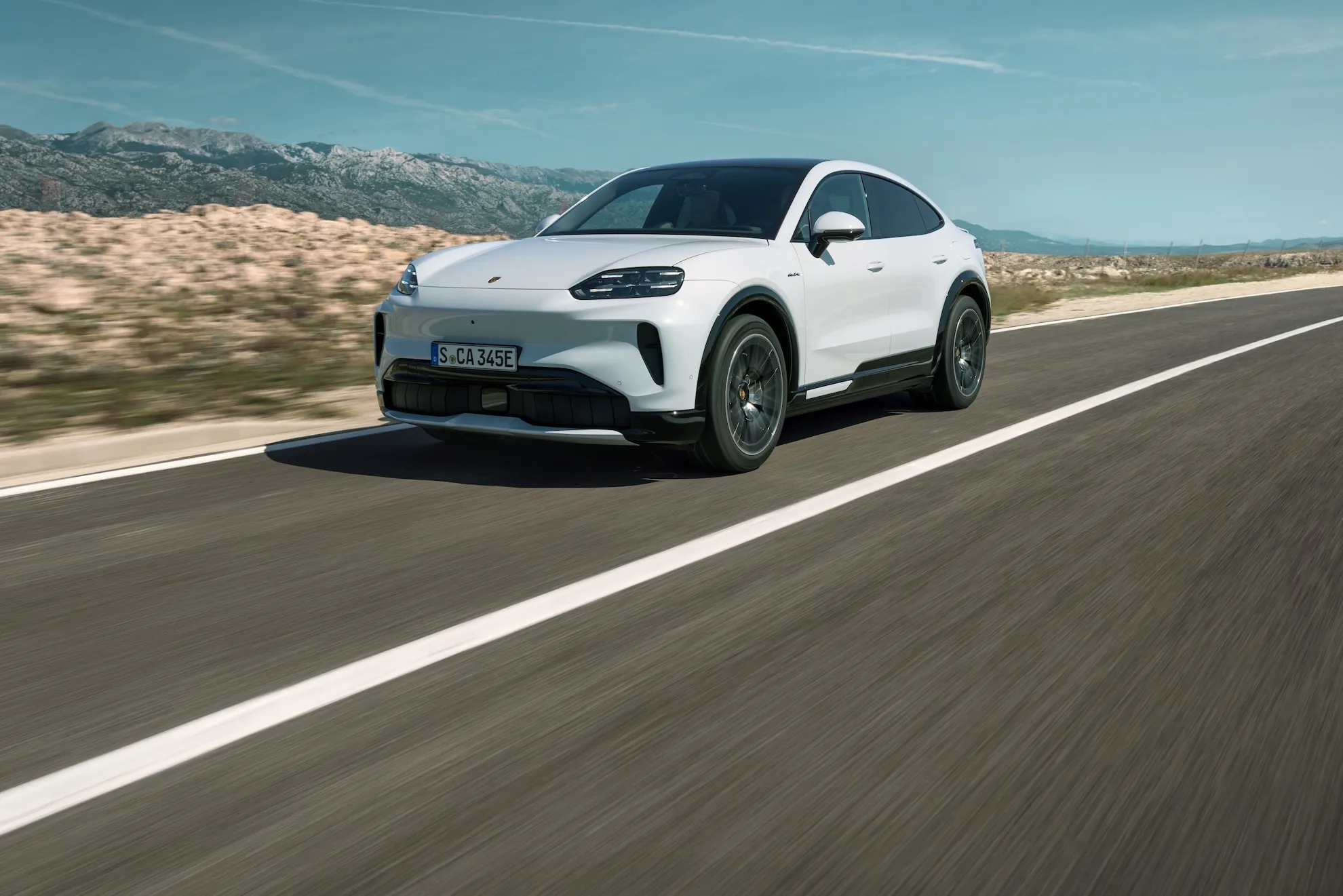 Porsche додає до своєї лінійки повністю електричний кросовер Cayenne Coupe